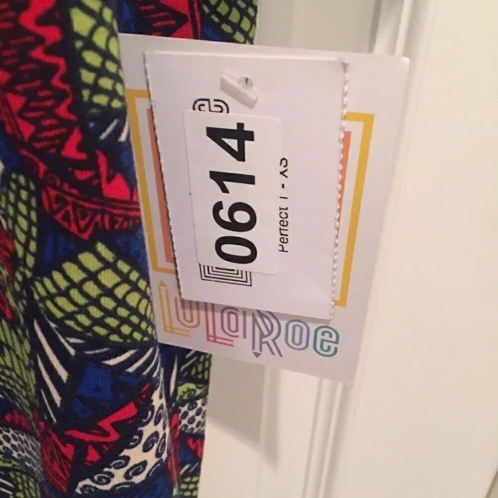 Lularoe Perfect Tee - Picture 3 of 6
